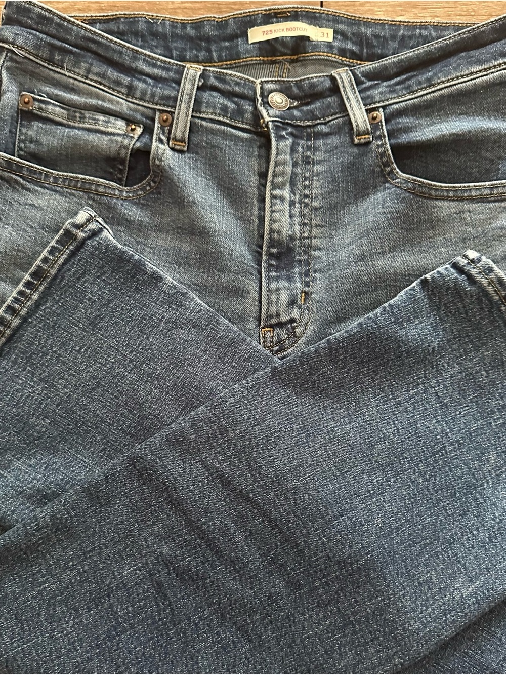 Women’s Levi’s blue jeans, 725 Kick Bootcut, Size 31